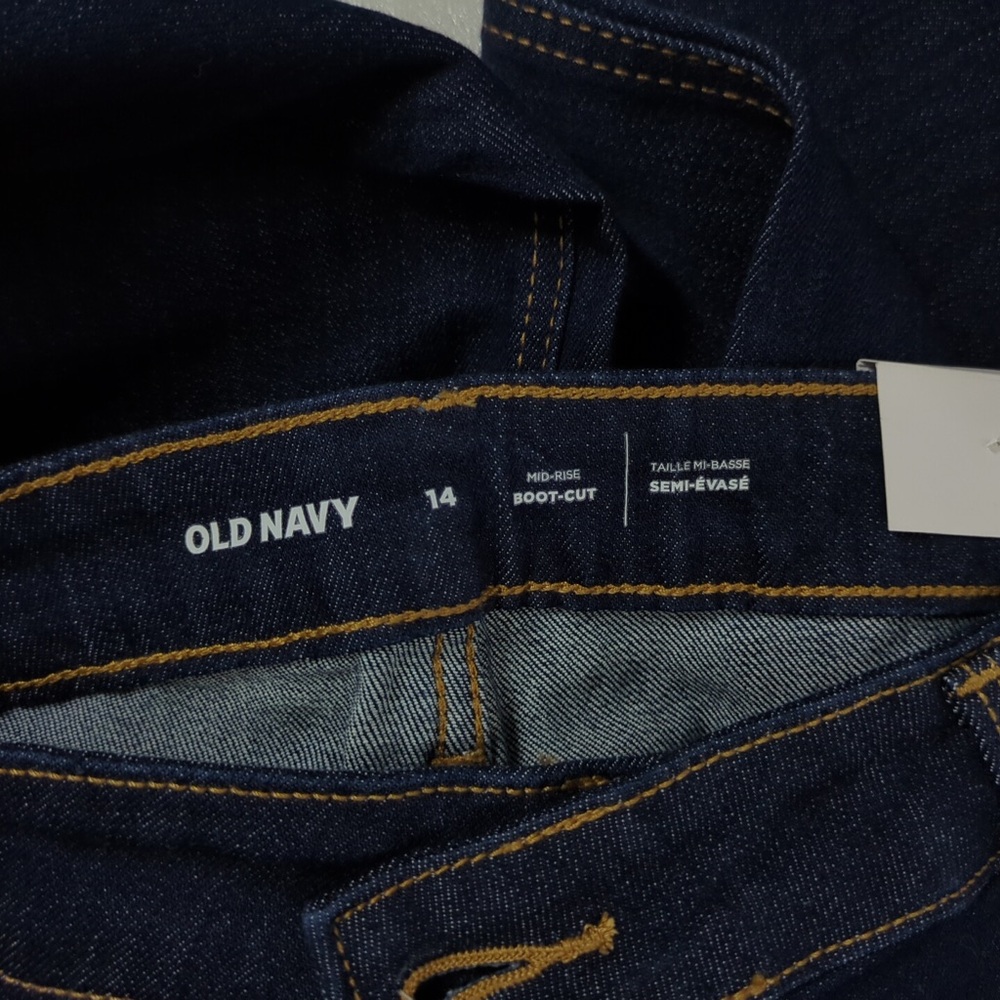 Old Navy Mid-rise Boot-cut Jeans - Picture 6 of 9